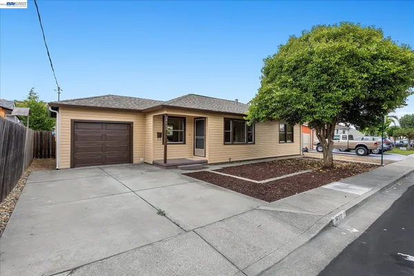 $748,000 | 28122 East 10th Street, Hayward, CA 94544