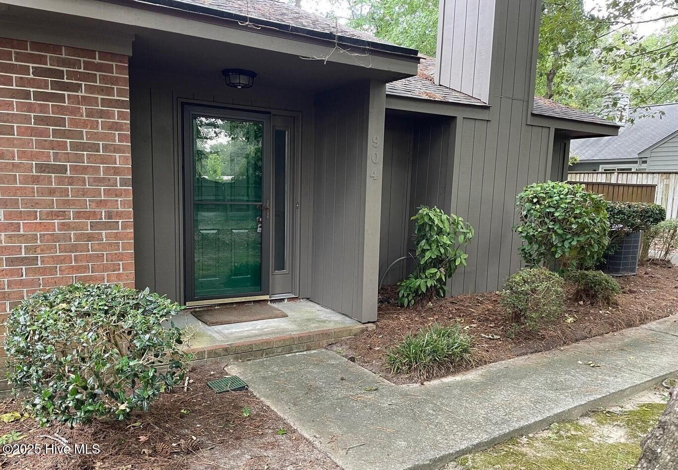 904 Persimmon Place Winterville, NC 28590 - Photo 2 of 13 Front door