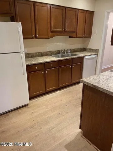 $1,400 | 904 Persimmon Place, Winterville, NC 28590