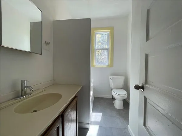 $1,100 | 120 1st Street, Unit 2, Aspinwall, PA 15215