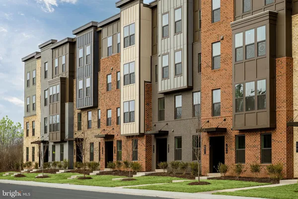 $674,990 | 43791 Metro Terrace, Unit B, Ashburn, VA 20147