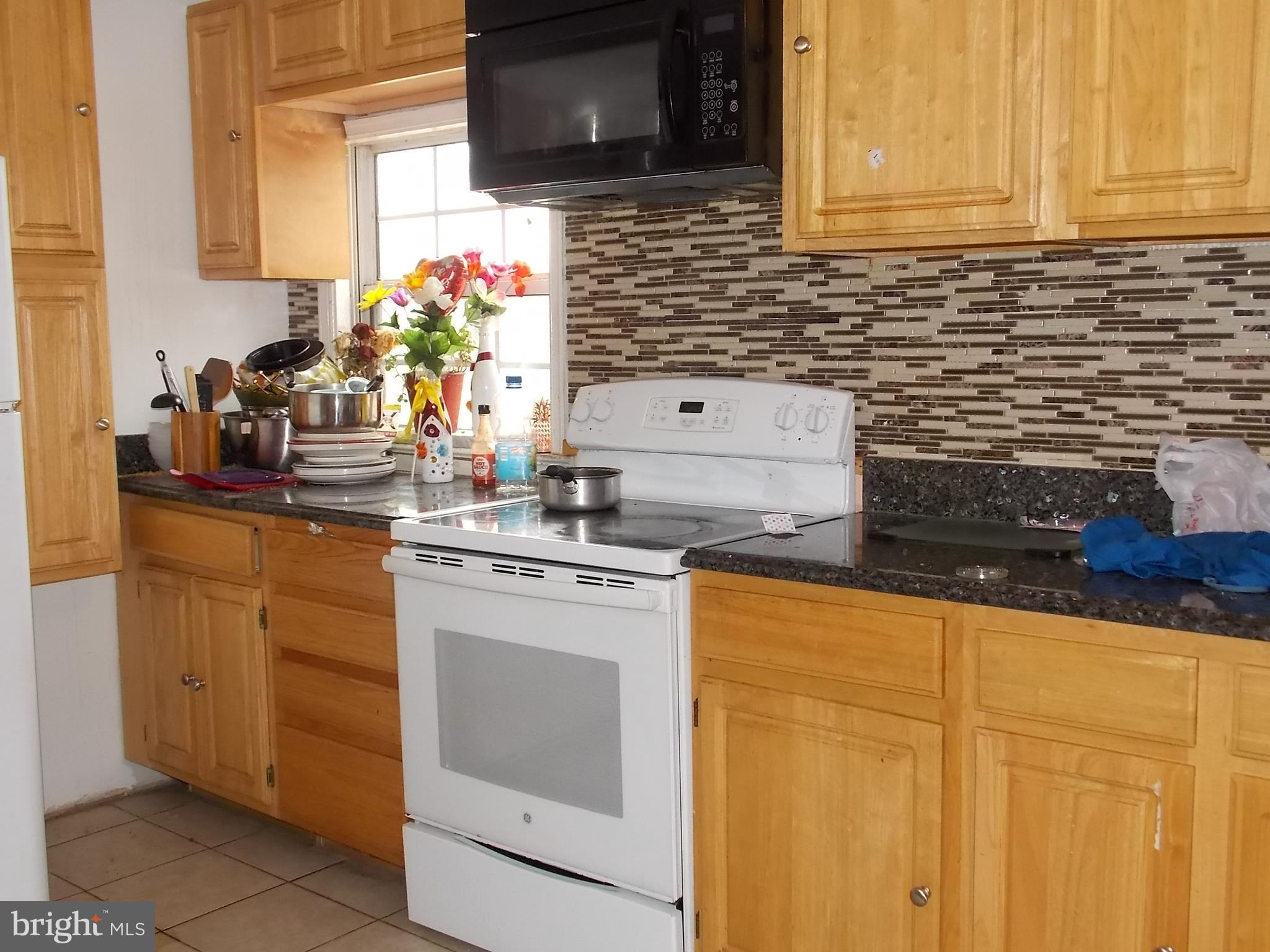 12211 Brandywine Road Brandywine, MD 20613 - Photo 6 of 21 Kitchen - Main Floor