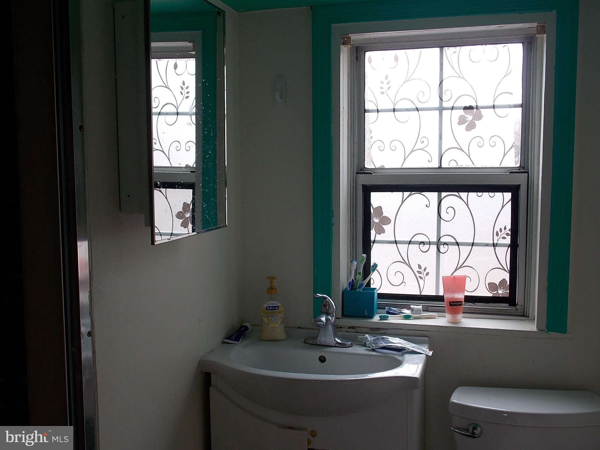 12211 Brandywine Road Brandywine, MD 20613 - Photo 10 of 21 Full Bathroom - Main Floor