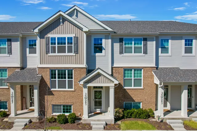 $443,900 | 30-w085 Brayman Court, Aurora, IL 60502