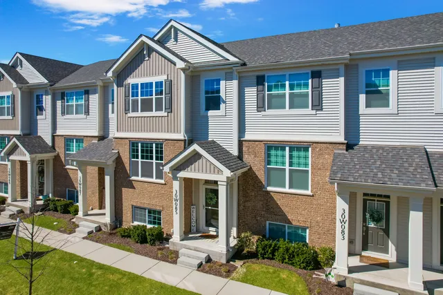 $443,900 | 30-w085 Brayman Court, Aurora, IL 60502