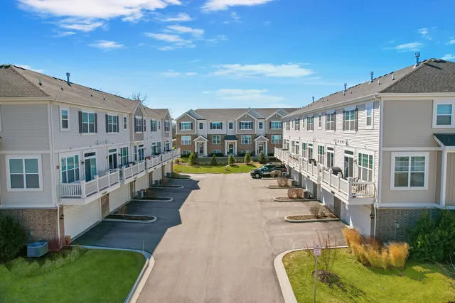 $443,900 | 30-w085 Brayman Court, Aurora, IL 60502