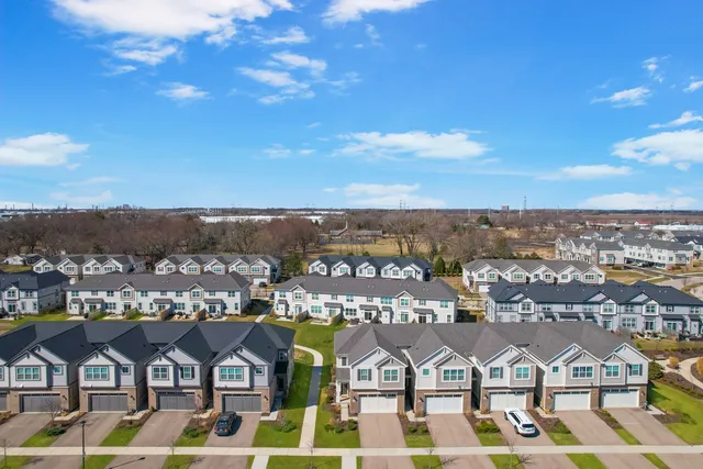 $443,900 | 30-w085 Brayman Court, Aurora, IL 60502