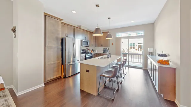 $443,900 | 30-w085 Brayman Court, Aurora, IL 60502