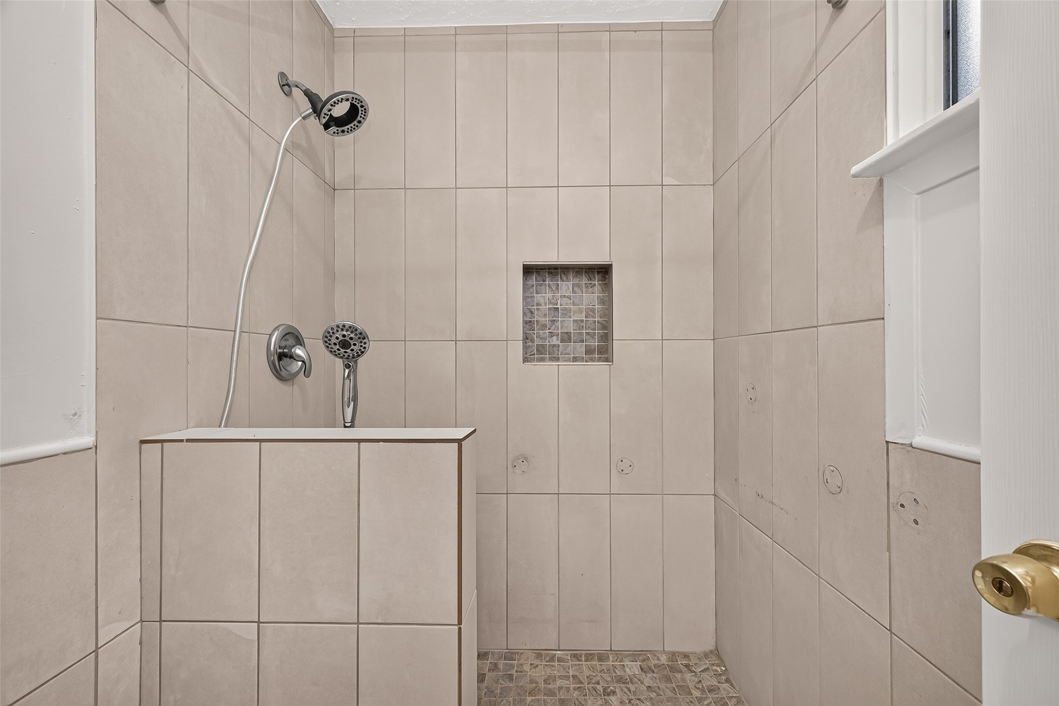 8638 Little River Road Houston, TX 77064 - Photo 27 of 39 Primary Shower
