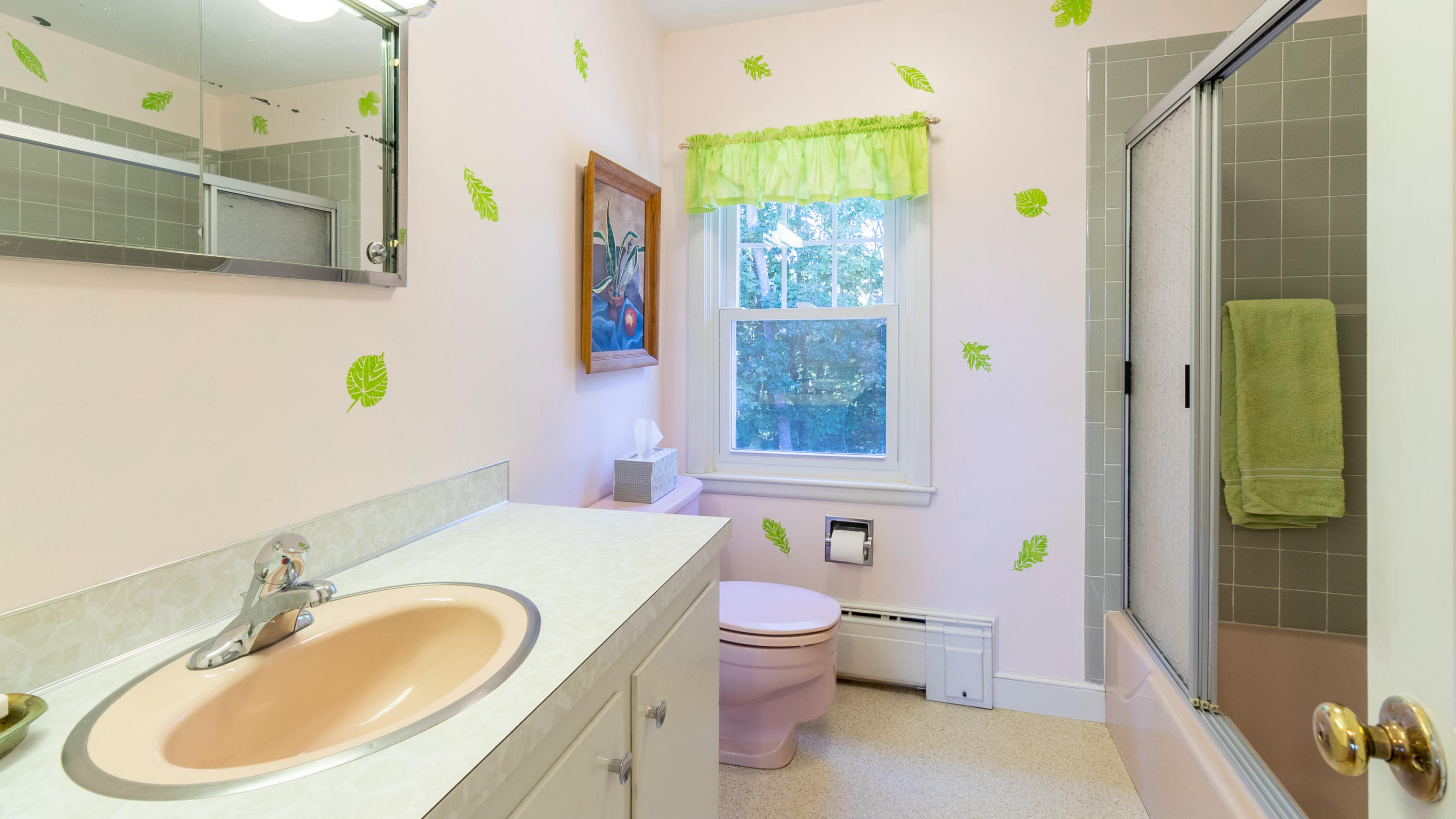 14 Pilot Point Road Cape Elizabeth, ME 04107 - Photo 10 of 27 2nd Fl Bathroom