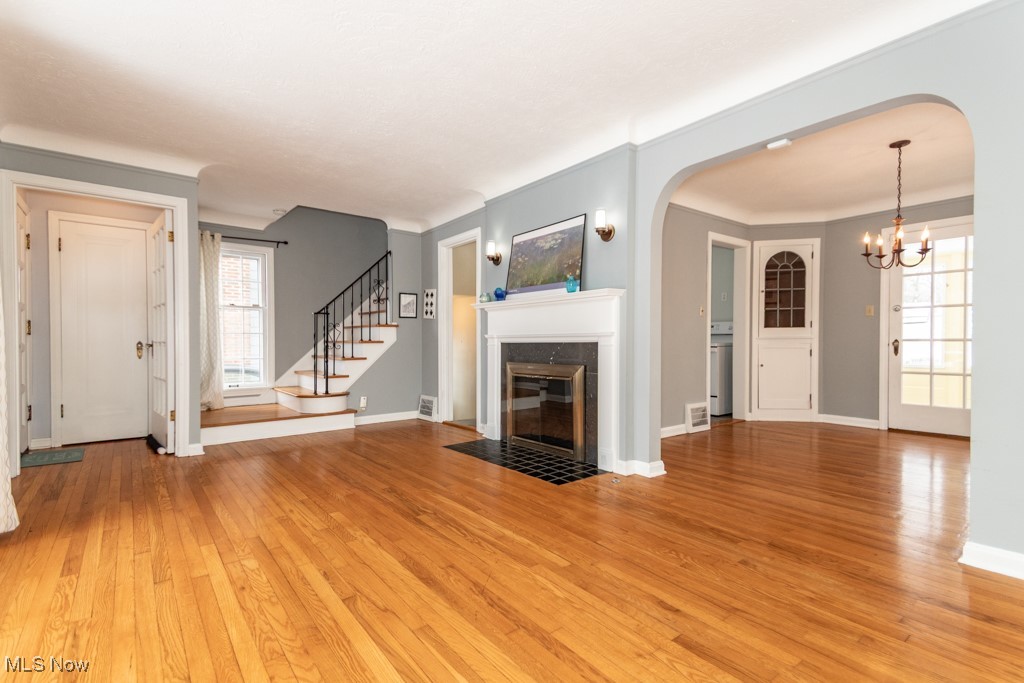2243 Cranston Road Cleveland, OH 44118 - Photo 3 of 28 Gallery Image 3