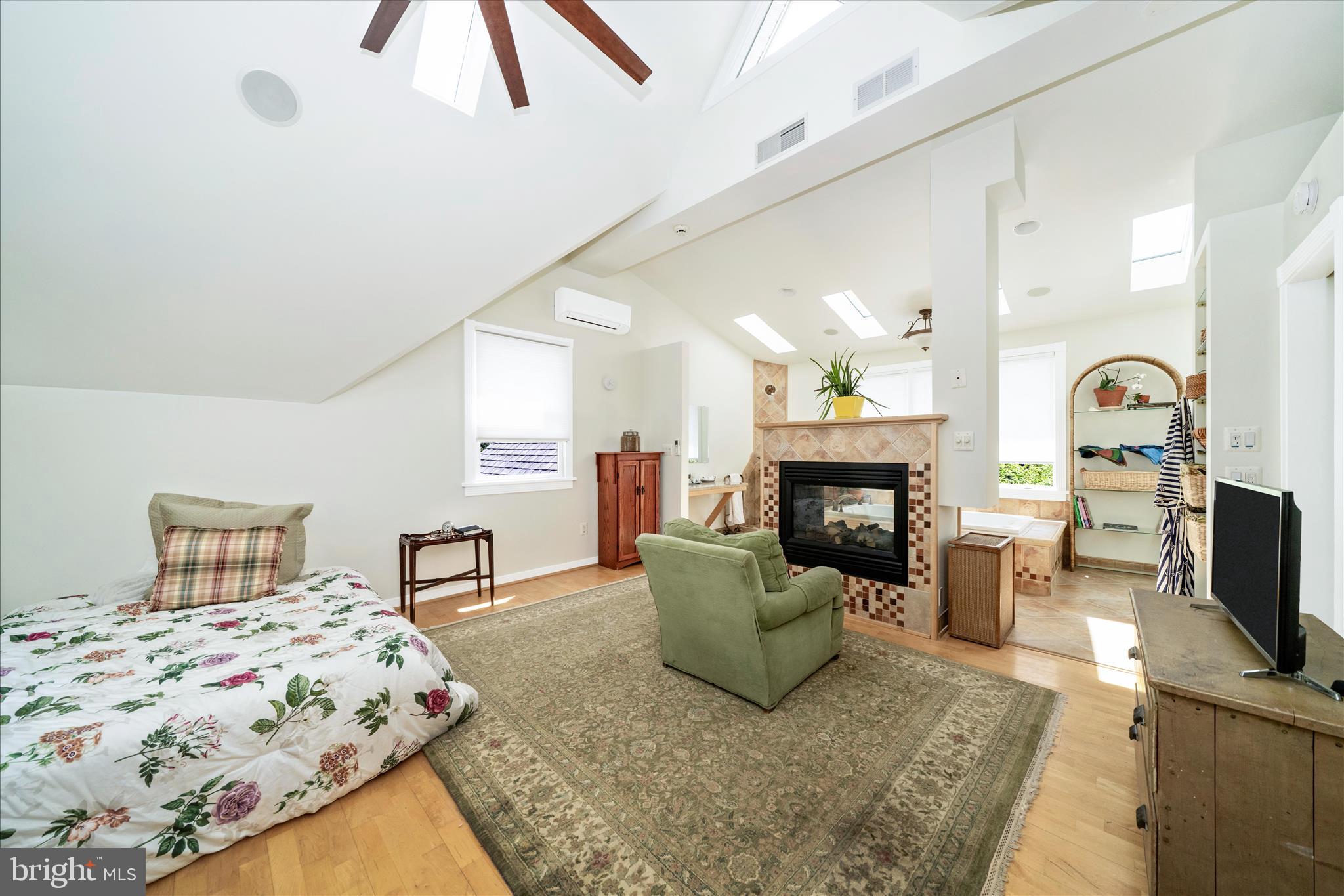 9300 Mintwood Street Silver Spring, MD 20901 - Photo 27 of 115 Primary Bedroom