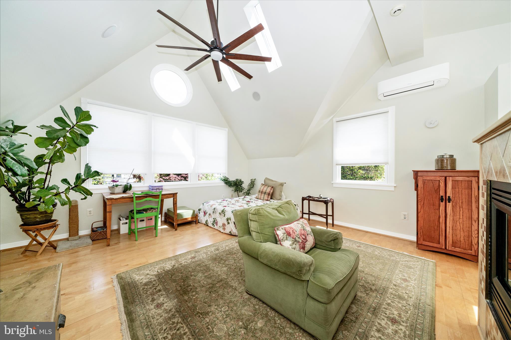 9300 Mintwood Street Silver Spring, MD 20901 - Photo 28 of 115 Primary Bedroom