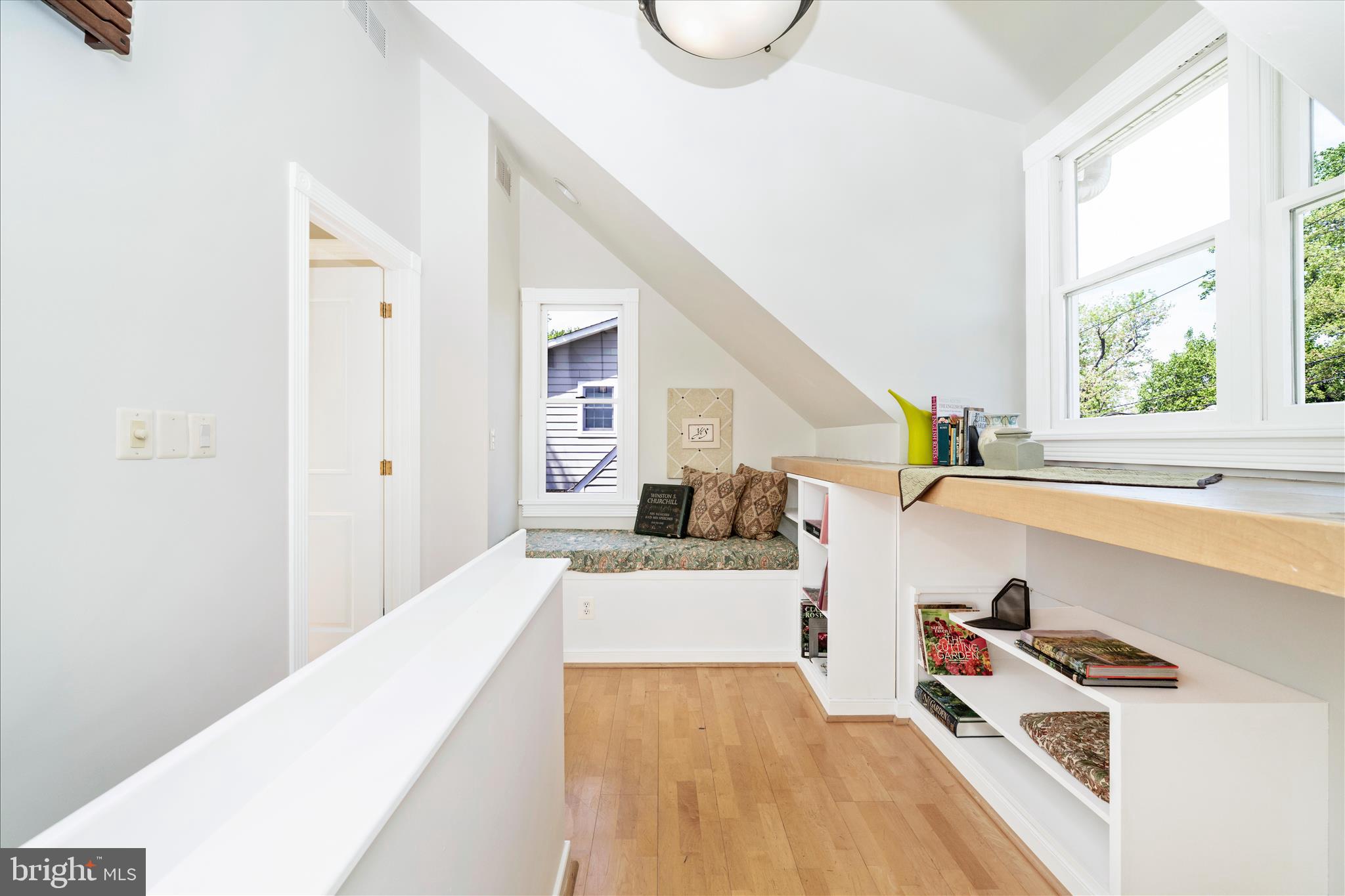 9300 Mintwood Street Silver Spring, MD 20901 - Photo 35 of 115 Hallway