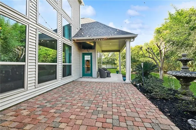 $695,000 | 340 Sandalwood Drive, Mandeville, LA 70448