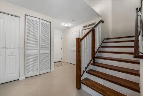 $475,000 | 7375 Southwest 90th Street, Unit TH107, Miami, FL 33156