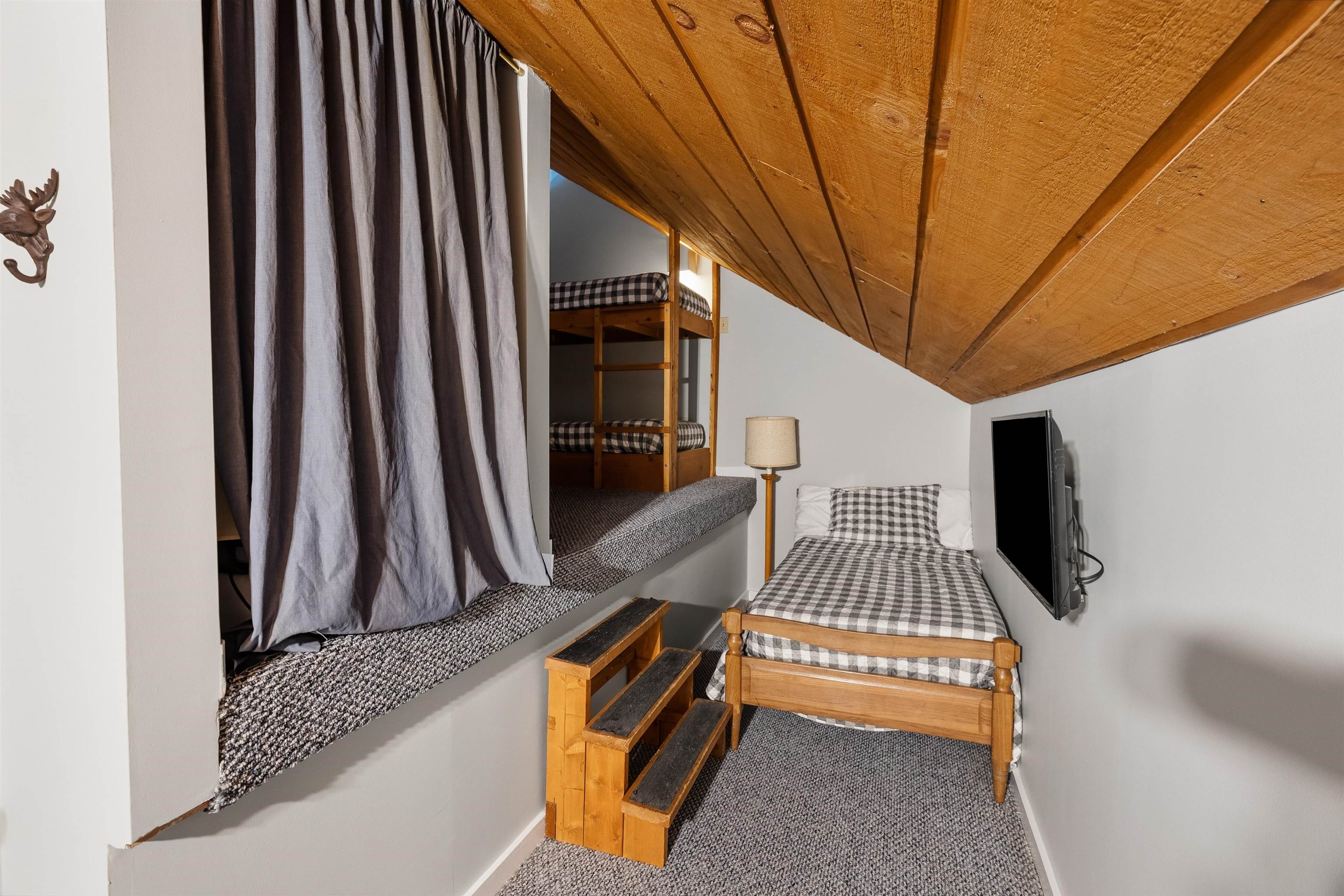 50 Fox Run Road, Unit 2 Lincoln, NH 03251 - Photo 21 of 27 Gallery Image 21