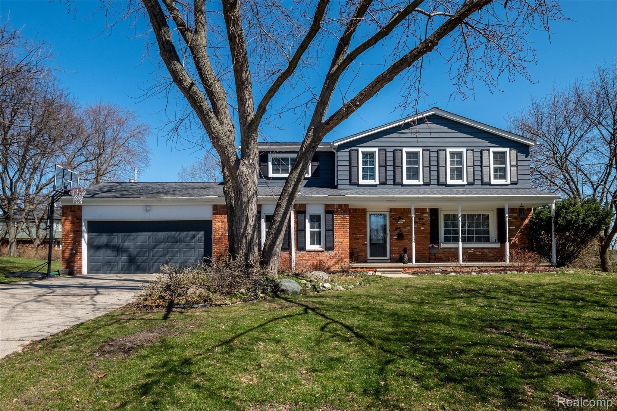 695 Lake Forest Road Rochester, MI 48309 - Photo 1 of 47 695 Lake Forest-1.jpg