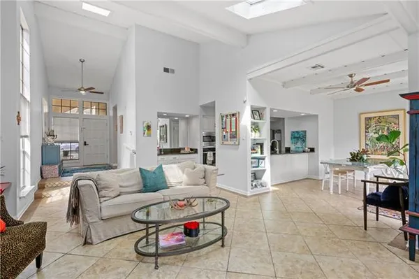 $1,900 | 645 Tete Lours Drive, Unit 1, Mandeville, LA 70471