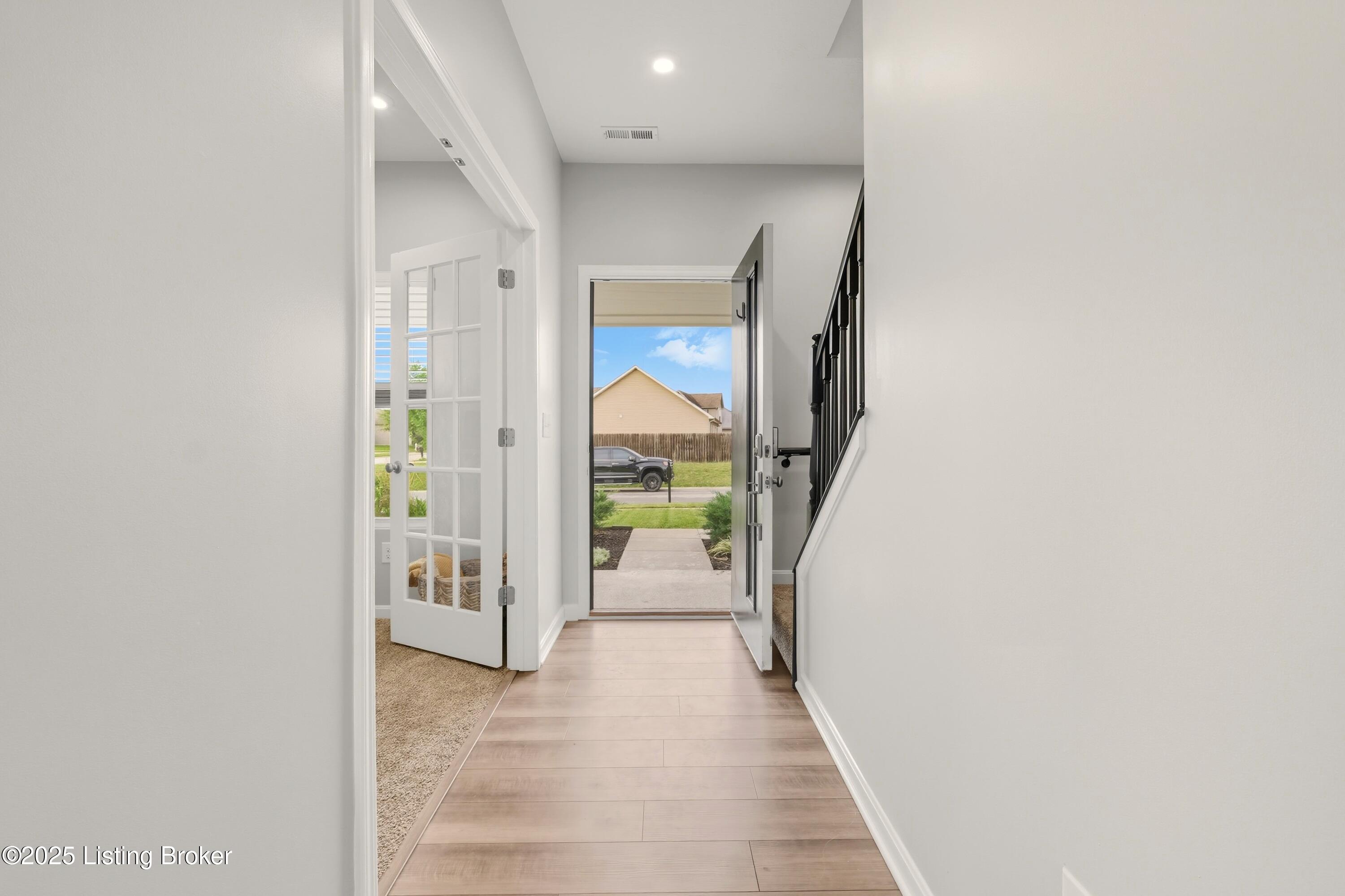112 Peregrine Road Mount Washington, KY 40047 - Photo 3 of 30 Foyer 1