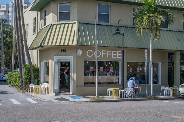 $8,500 | 635 South Orange Avenue, Unit 304, Sarasota, FL 34236