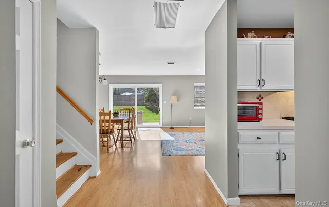 $650,000 | 21 Indian Trace, Kings Park, NY 11754