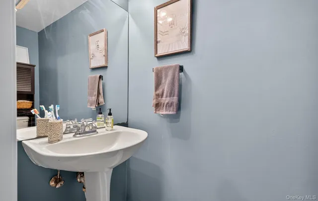 $650,000 | 21 Indian Trace, Kings Park, NY 11754