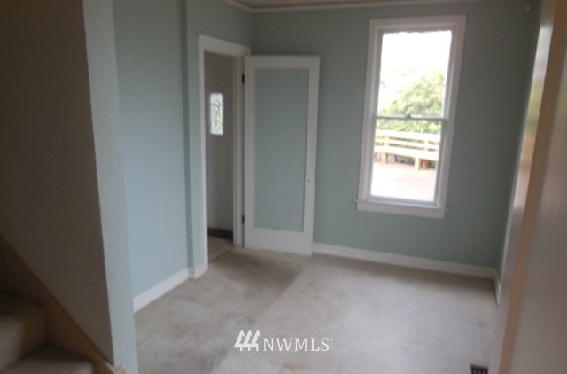 10017 Renton Avenue South Seattle, WA 98178 - Photo 6 of 11 Gallery Image 6