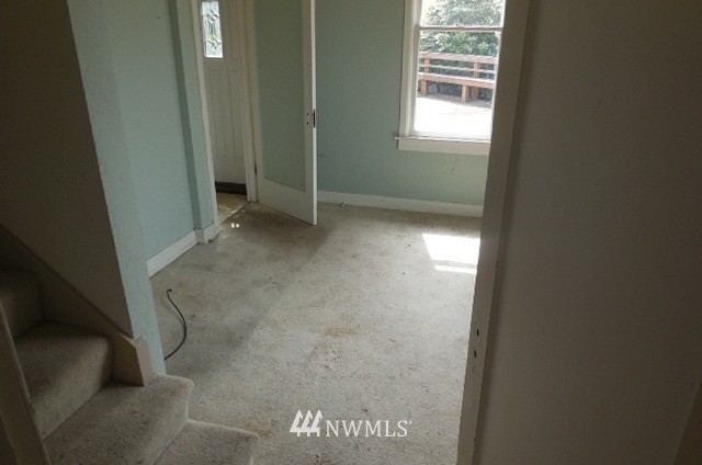 10017 Renton Avenue South Seattle, WA 98178 - Photo 7 of 11 Gallery Image 7