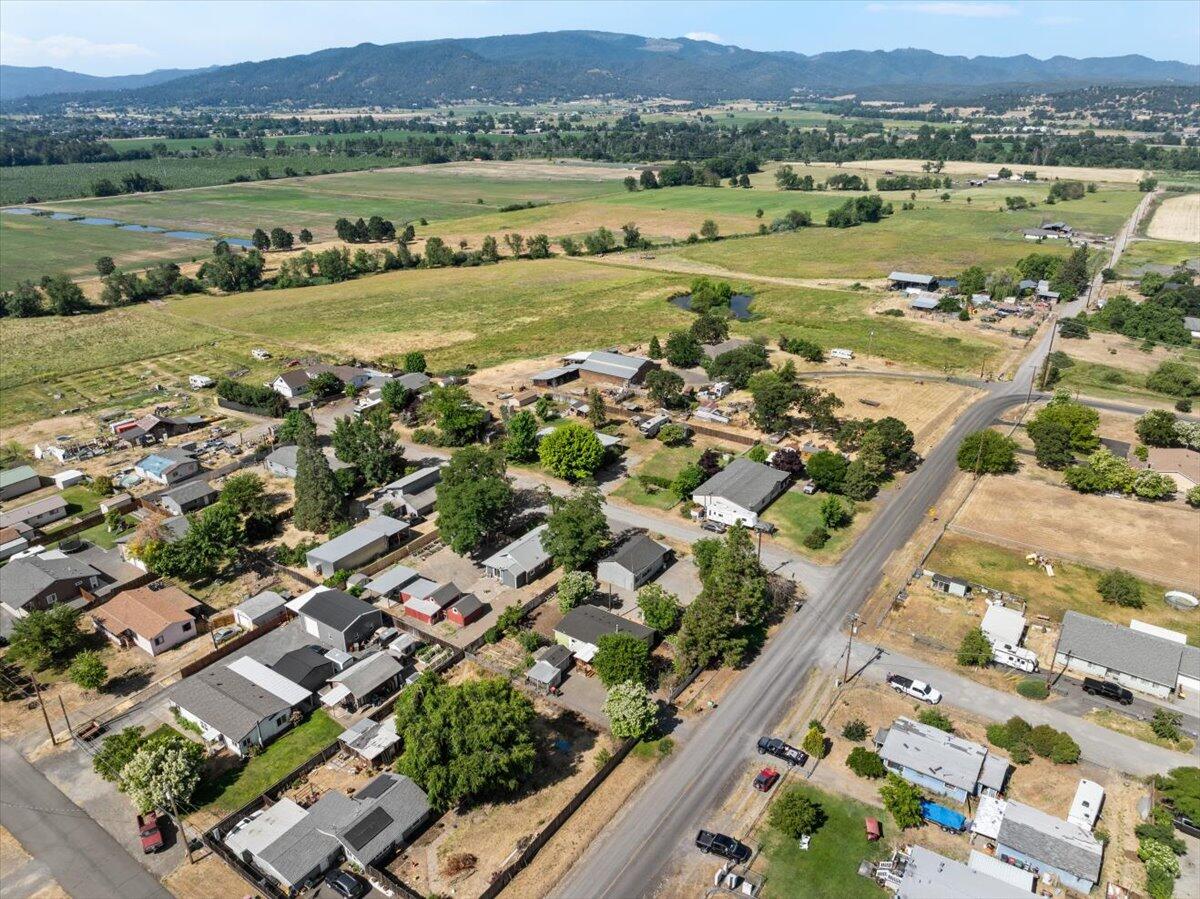 1641 Gibbon Road Central Point, OR 97502 - Photo 29 of 30 28-DJI_0768