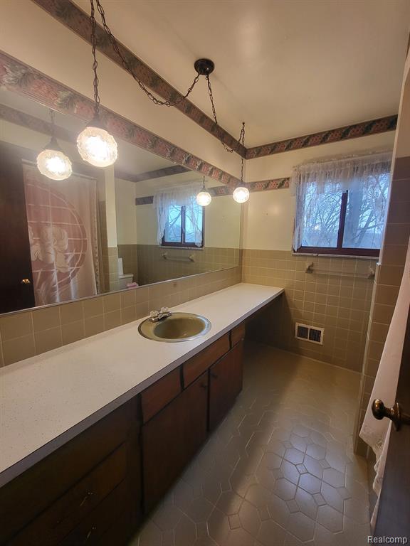 3438 Golf Club Road Howell, MI 48843 - Photo 15 of 24