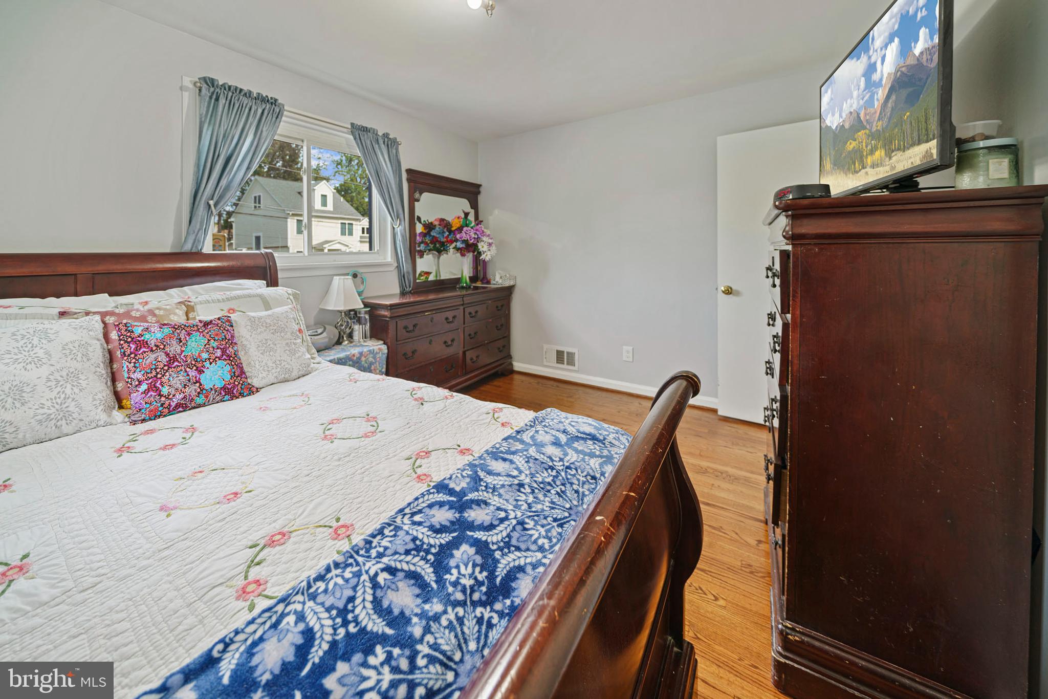 12001 Galena Road Rockville, MD 20852 - Photo 20 of 60 Main Floor- Bed 4