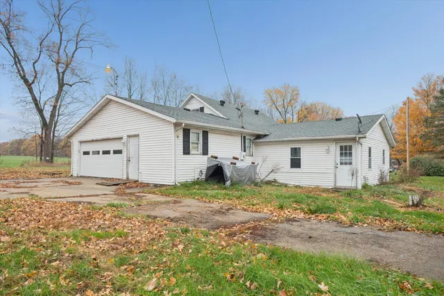 $124,900 | 26412 H Drive North, Albion, MI 49224