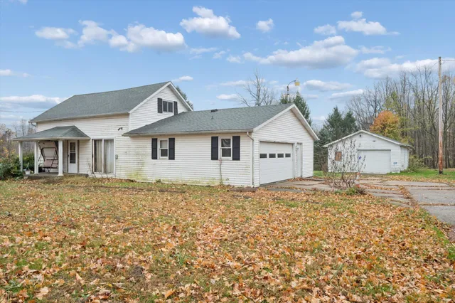 $124,900 | 26412 H Drive North, Albion, MI 49224