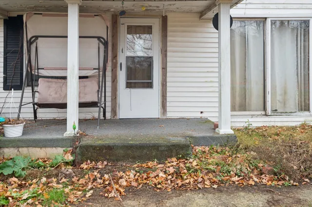 $124,900 | 26412 H Drive North, Albion, MI 49224