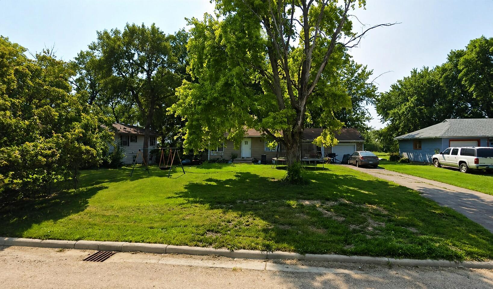 122 5th Street Clinton, MN 56225 - Photo 3 of 9