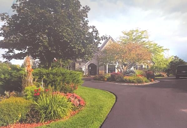 702 West Haddonstone Place Mequon, WI 53092 - Photo 8 of 49 Sellers Spring Time Photo