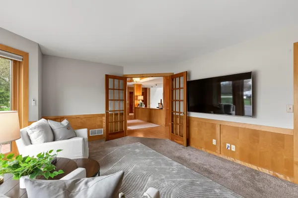 $900,000 | 702 West Haddonstone Place, Mequon, WI 53092