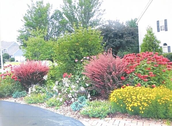 702 West Haddonstone Place Mequon, WI 53092 - Photo 22 of 49 Spring Time