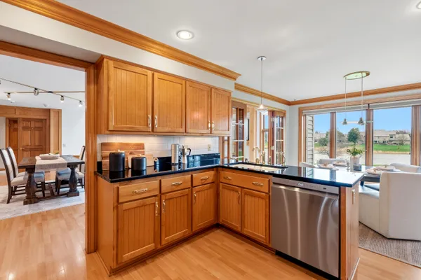 $900,000 | 702 West Haddonstone Place, Mequon, WI 53092