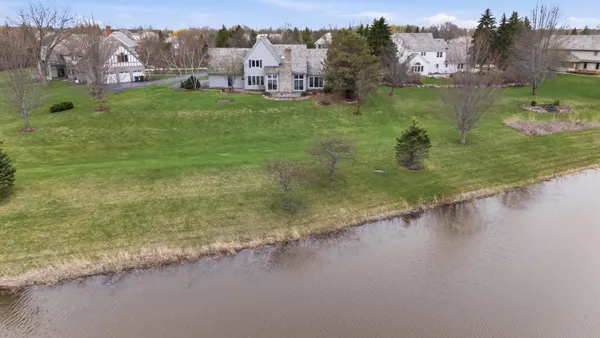 $900,000 | 702 West Haddonstone Place, Mequon, WI 53092