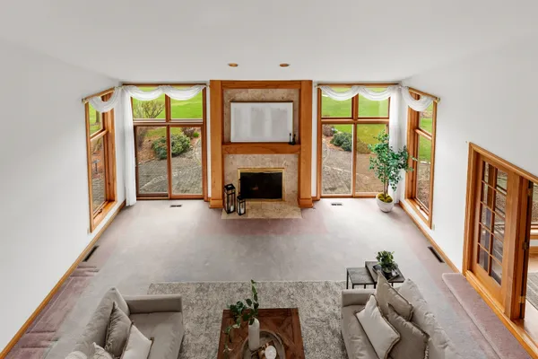 $900,000 | 702 West Haddonstone Place, Mequon, WI 53092