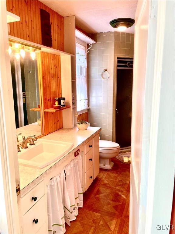 2030 Park Road Easton, PA 18045 - Photo 20 of 40 a bathroom with a sink a toilet and shower