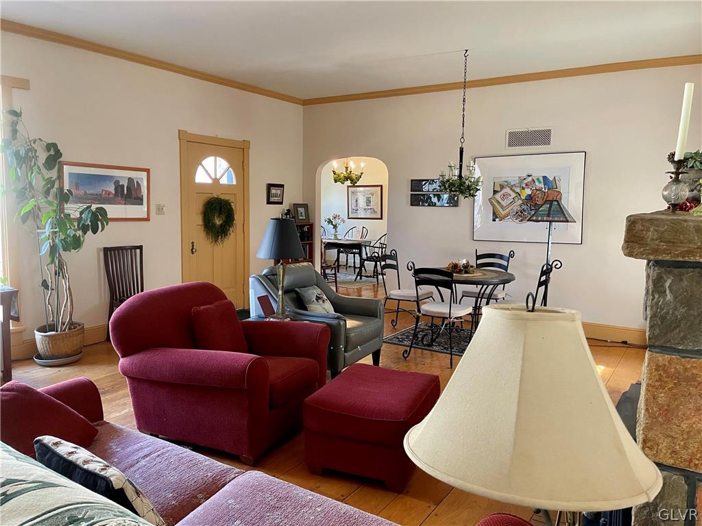 2030 Park Road Easton, PA 18045 - Photo 6 of 40 a living room with furniture and a mirror
