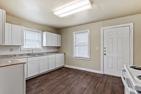 $1,475 | 4324 Avenue H, Galveston, TX 77550