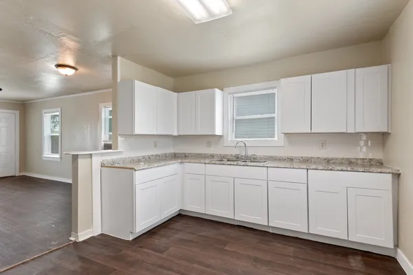 $1,475 | 4324 Avenue H, Galveston, TX 77550