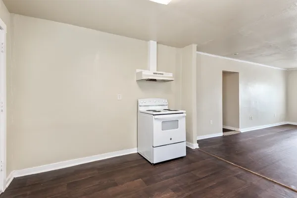 $1,475 | 4324 Avenue H, Galveston, TX 77550