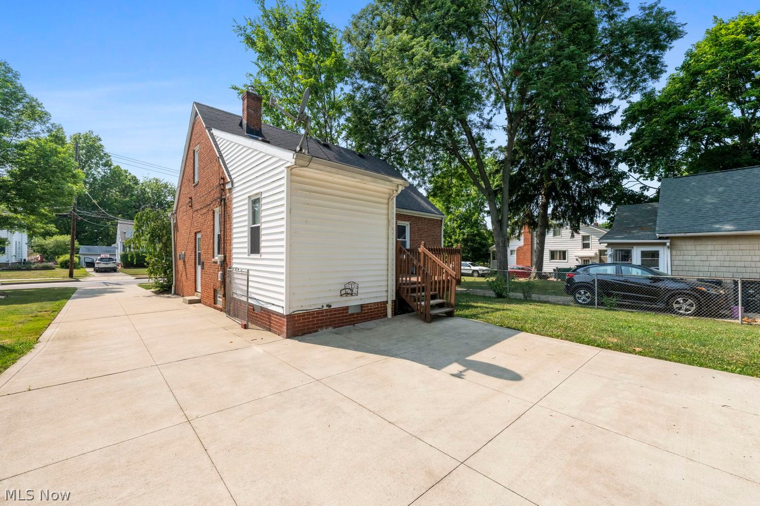 1395 Irene Road Lyndhurst, OH 44124 - Photo 21 of 26