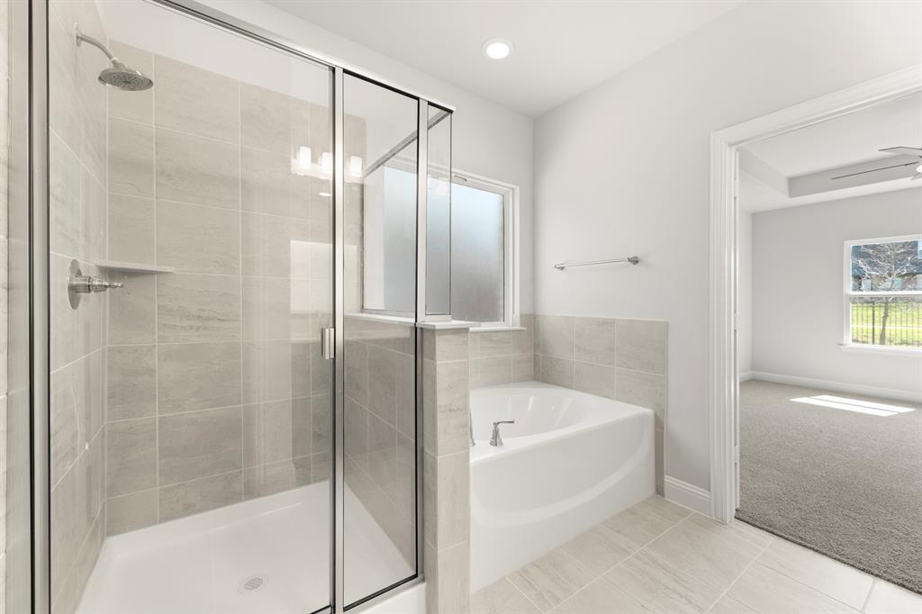 2436 Wheatfield Nook Road Royse City, TX 75189 - Photo 13 of 39 22. 2436 Wheatfield Nook - Bath (3)