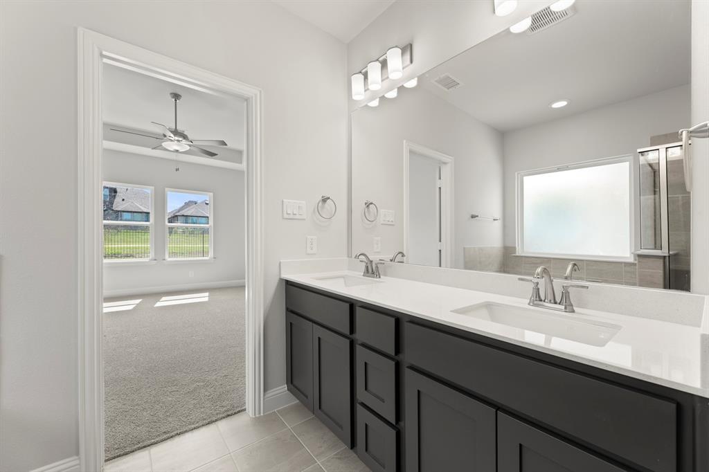 2436 Wheatfield Nook Road Royse City, TX 75189 - Photo 19 of 39 23. 2436 Wheatfield Nook - Bath (4)